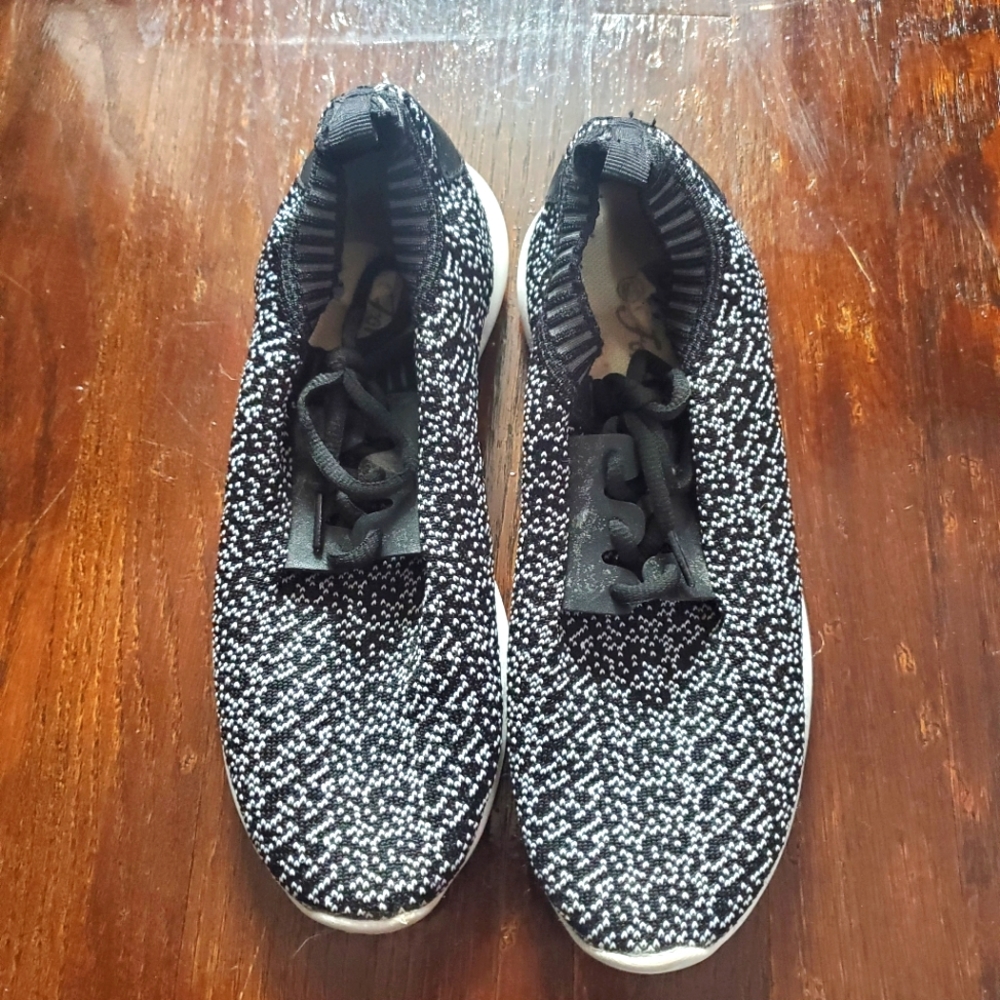Women's sneakers